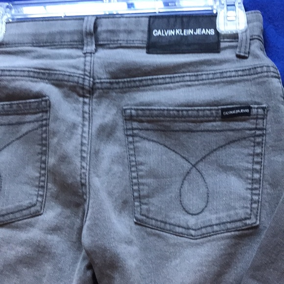 Calvin Klein jeans boy size 12 like new grey washout - Picture 5 of 6
